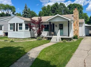 805 W Maple St, Essexville, MI