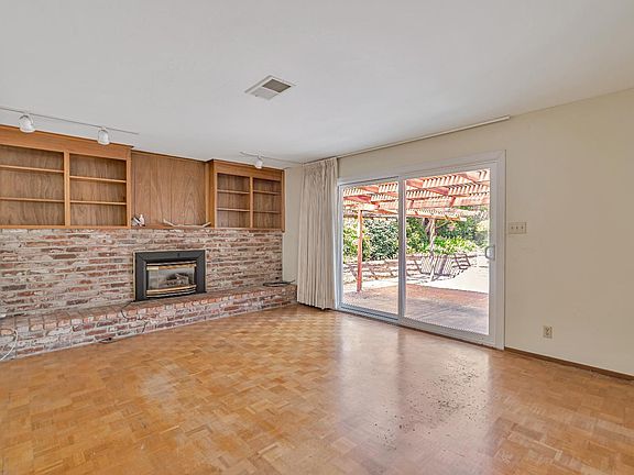 3rd image of 88 Wallace Way
