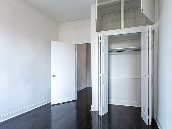 4th image of 615 1/2 Hudson St APT 14