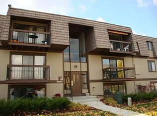 9660 Cove Dr UNIT 20F, North Royalton, OH