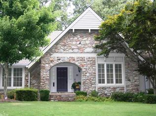 32 Kings Arms Rd, Little Rock, AR 72227