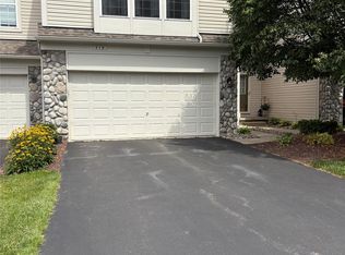 519 Dockside Cir, Holly, MI 48442