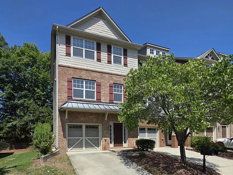 294 Linden Park Ln — Photo 1