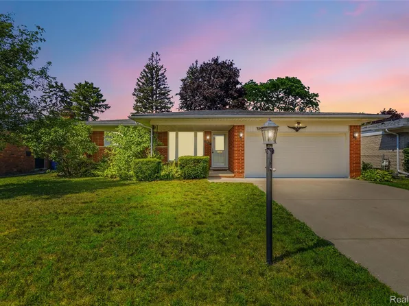 3827 Pall Dr, Warren, MI 48092