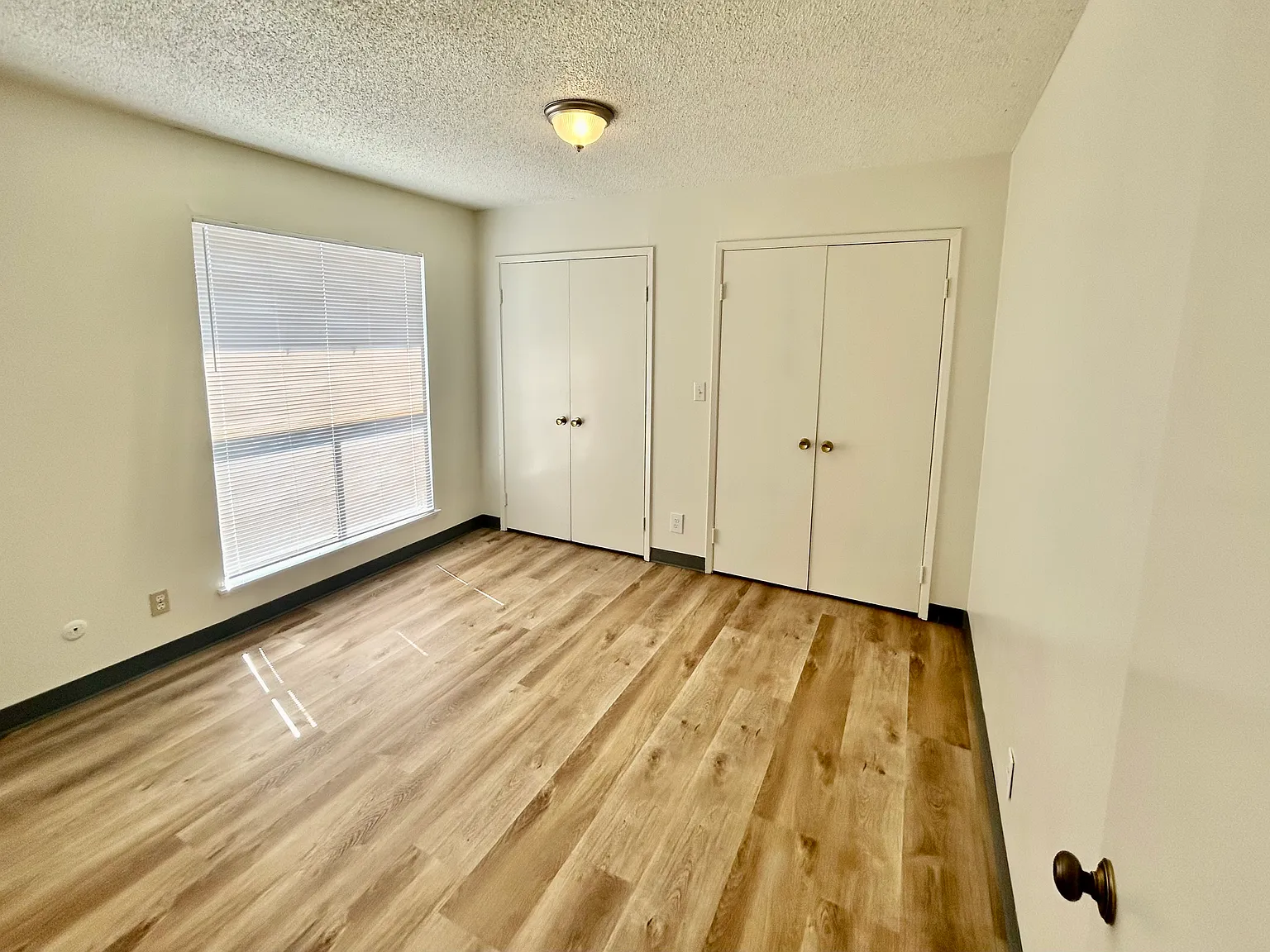 1 bed, 1.0 bath, 872 sqft, $1,150 — Photo 4