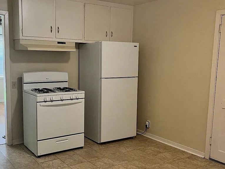 461 Walnut St — Photo 5
