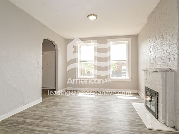 829299_003_living_room_4.jpg