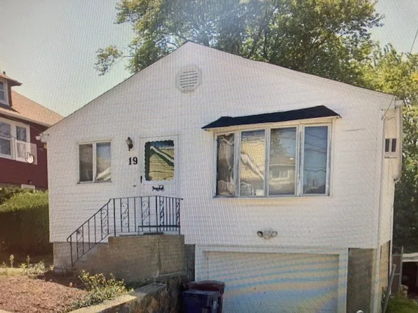19 Garland St, Everett, MA 02149