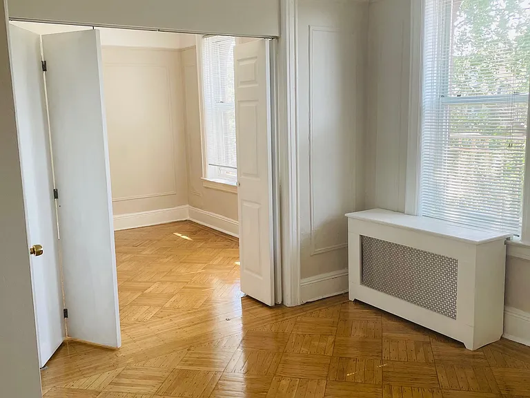 31-44 35th St #5 — Photo 3