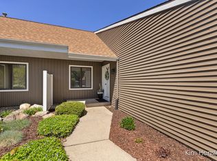 6662 Bella Vista Dr NE, Rockford, MI 49341