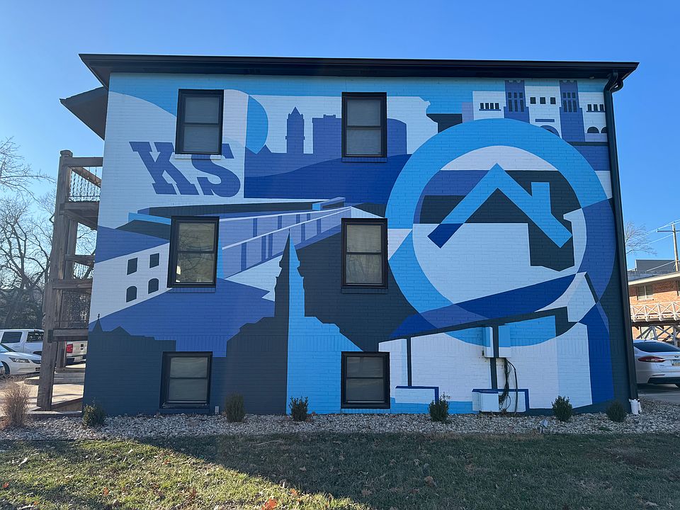 1st image of 519 N Manhattan Ave #10