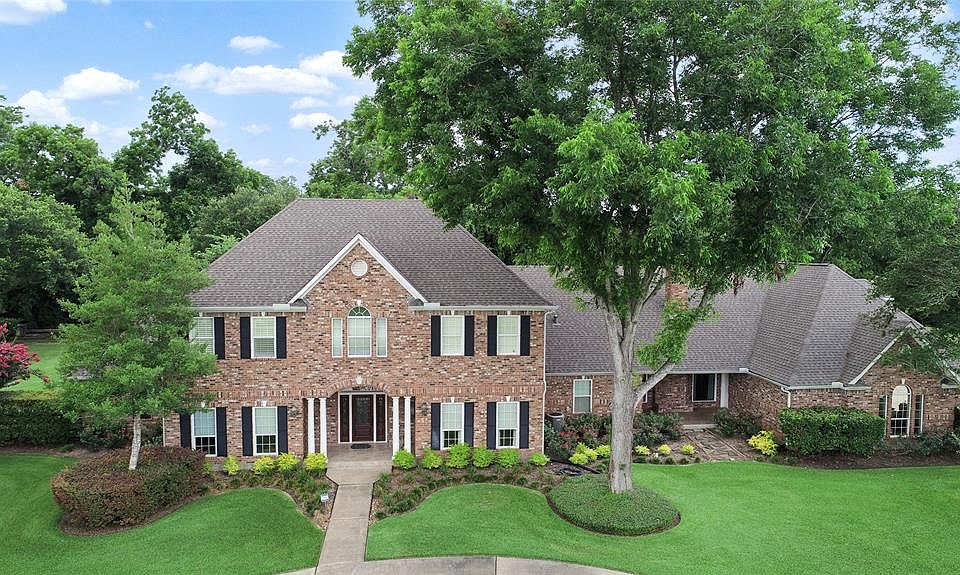 1st image of 3622 Pembrooke Dr