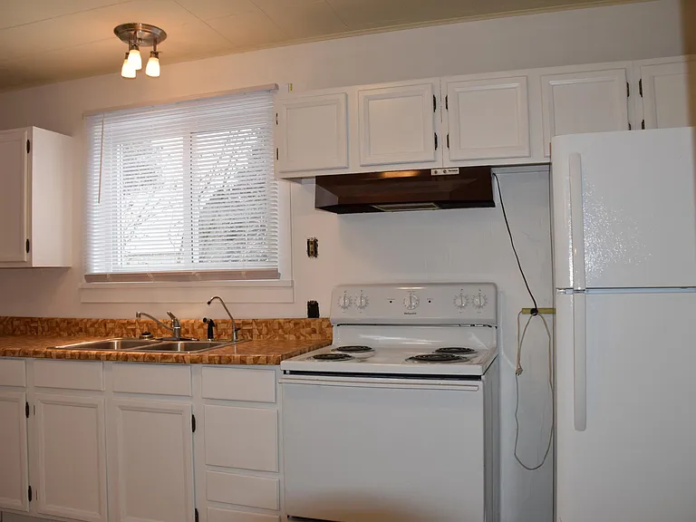 110 Wilbur St — Photo 8
