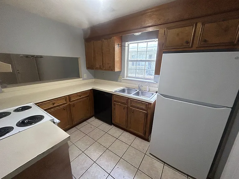 107 Country Town Dr — Photo 5