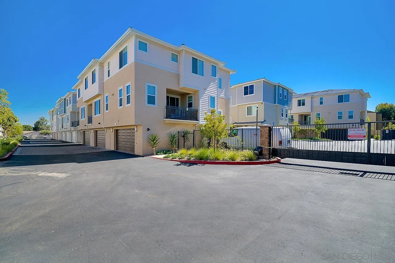 11337 Zapata Ave — Photo 2