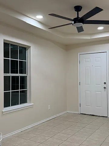 3 bed, 1001 sqft, $950 — Photo 3