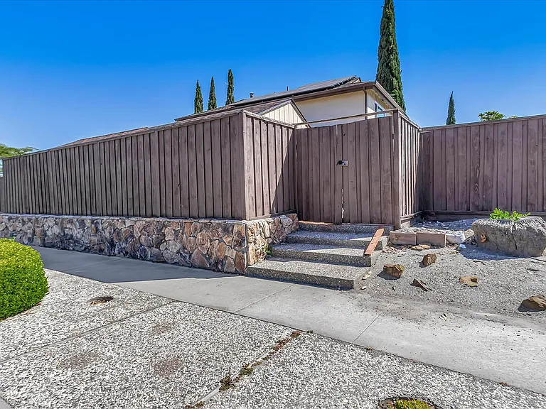 448 Los Pinos Way — Photo 41