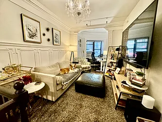 Rented by R New York