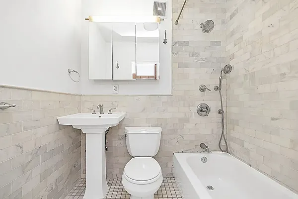 Rented by REAL New York | media 1