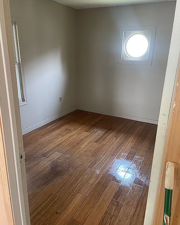 1st image of 1366 S Sheffield Ave