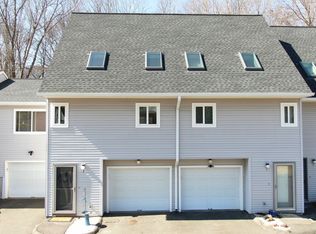 3 Chelsea Ln UNIT 3, East Granby, CT 06026