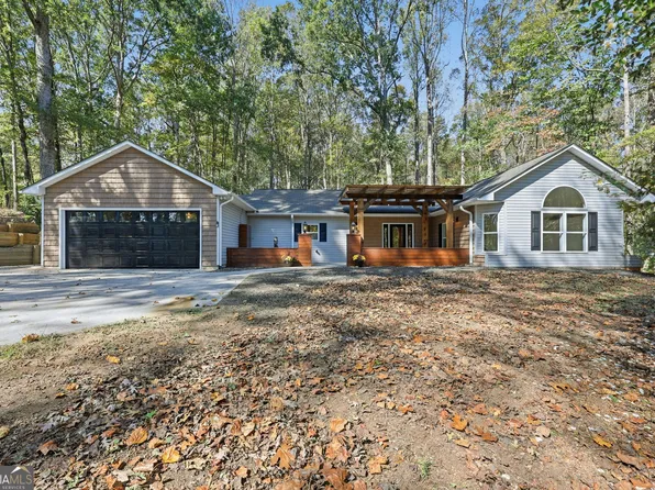 257 Lake Place Dr, Lavonia, GA 30553