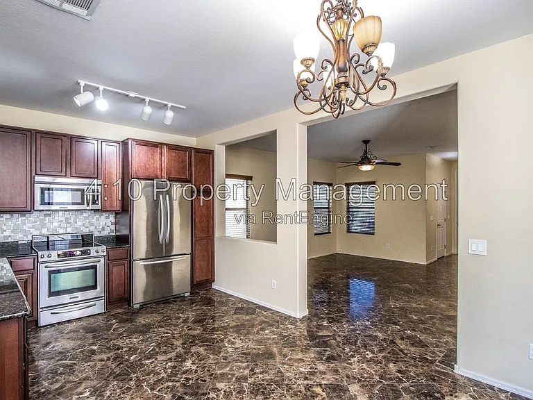 1161 E Boston St — Photo 5