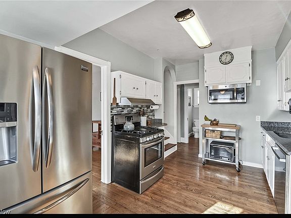 5th image of 1381 Park Row
