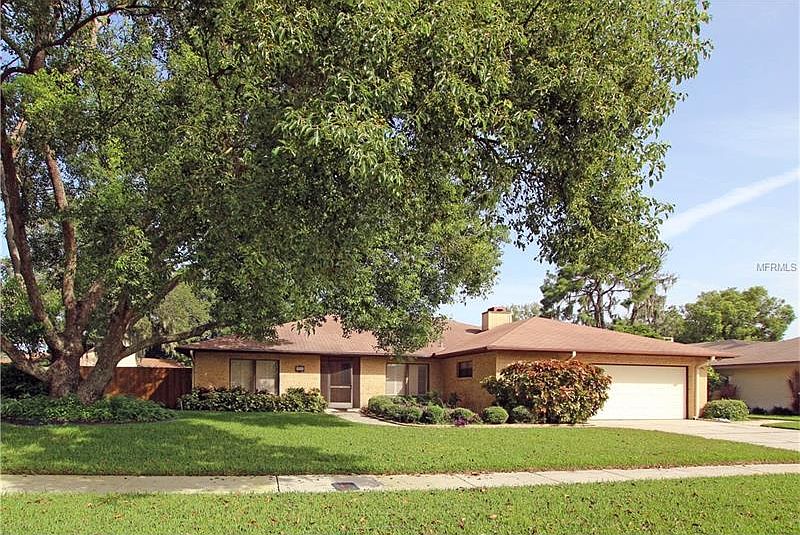 1st image of 820 Sandalwood Dr