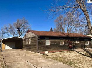 803 Porter St, Hutchinson, KS 67501