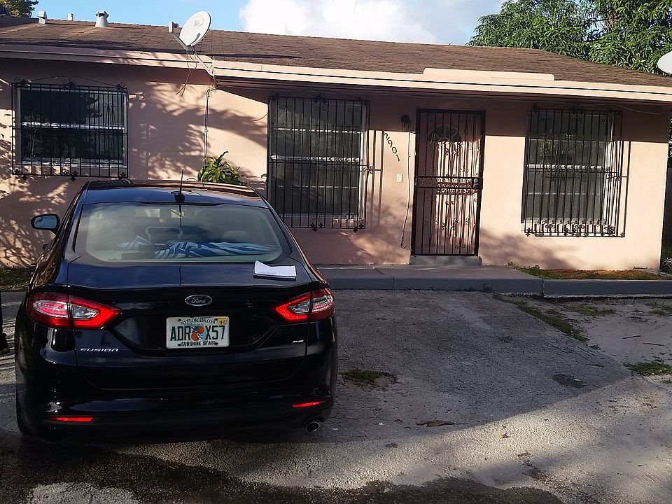 Front of house parking for 2 or 3 cars