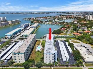2850 59th St S APT 106, Gulfport, FL 33707