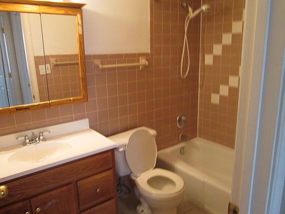 5th image of 11245 S Harlem Ave APT B4