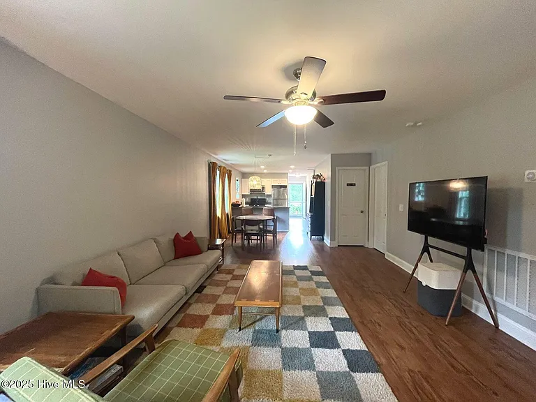 162 Midway Rd — Photo 4
