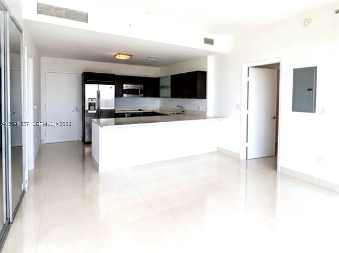 Ivy Condo — Photo 4