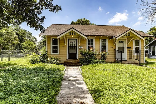 514 Curtiss St Photo 1