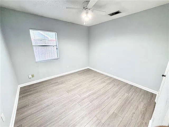 2716 Oak Forest Blvd — Photo 10