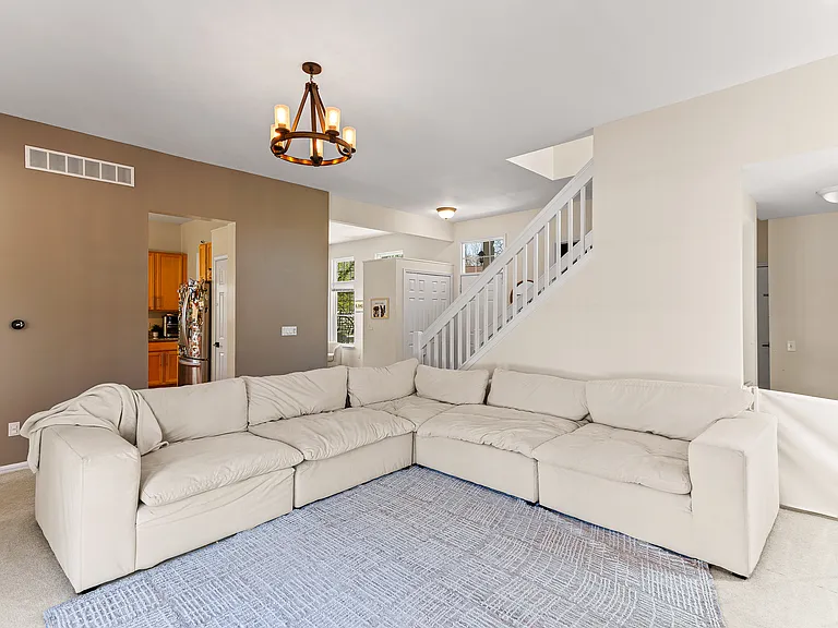 1484 Chapleau Dr — Photo 8