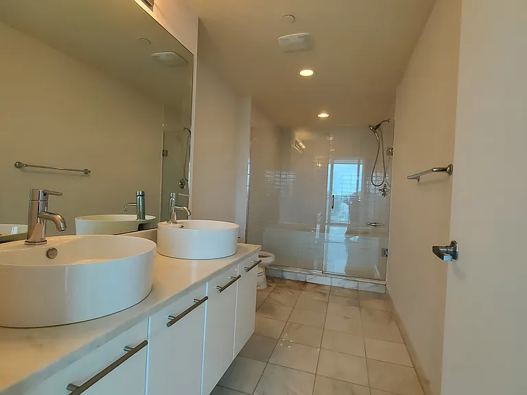 888 Biscayne Blvd — Photo 8