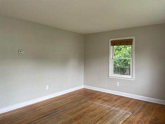 3rd image of 922 Westside Blvd NW