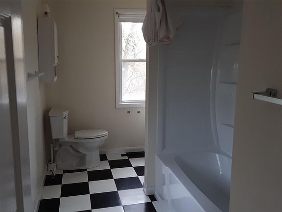 5th image of 10 Brewster St