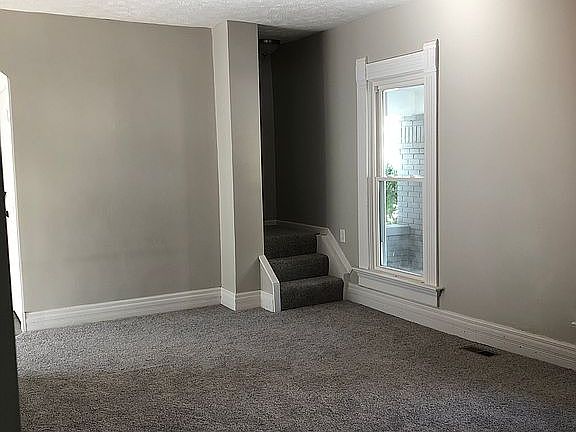 5th image of 156 Hamilton St