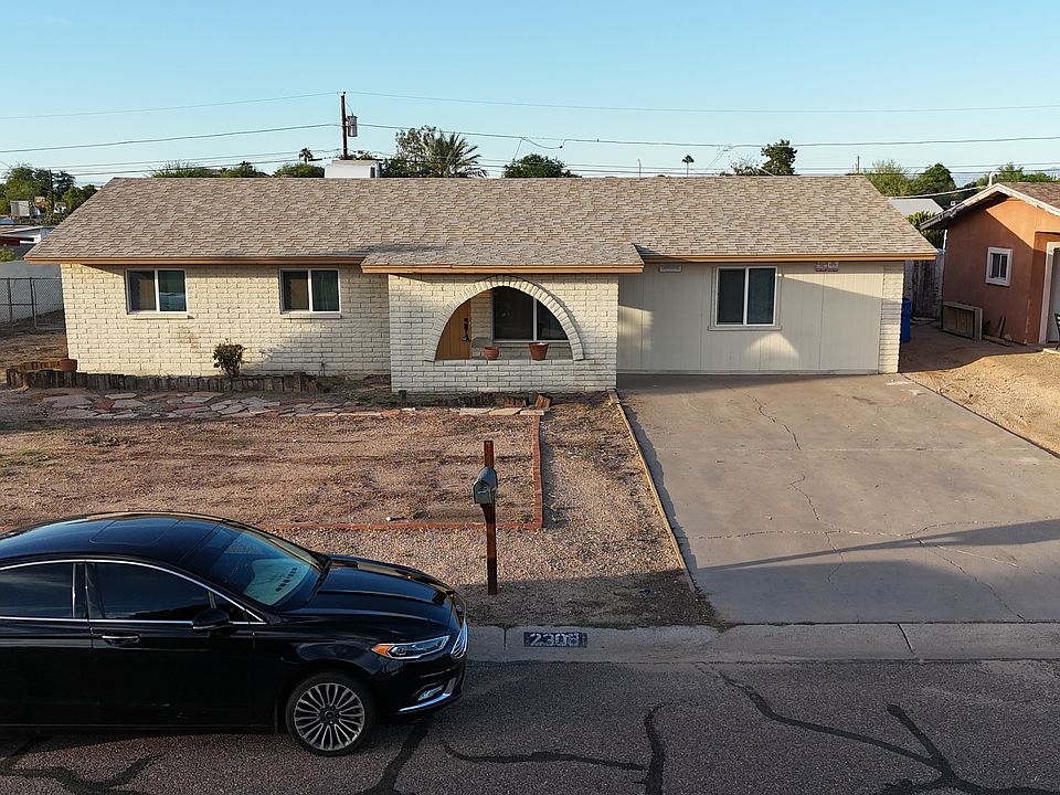1st image of 2308 E Beverly Ln