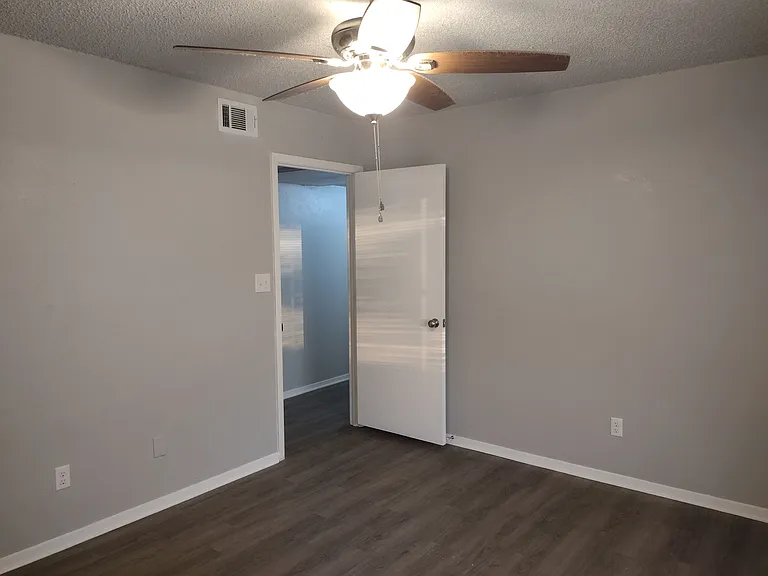 508 N Terry St #502 — Photo 12