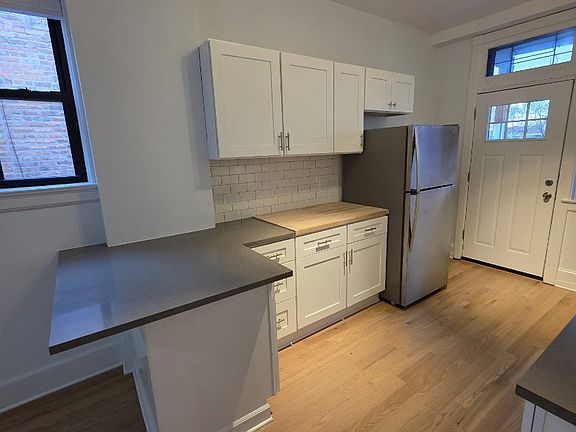 5th image of 5308 S Blackstone Ave APT 3