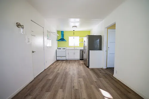 431 N Ynez Ave #C Photo 1