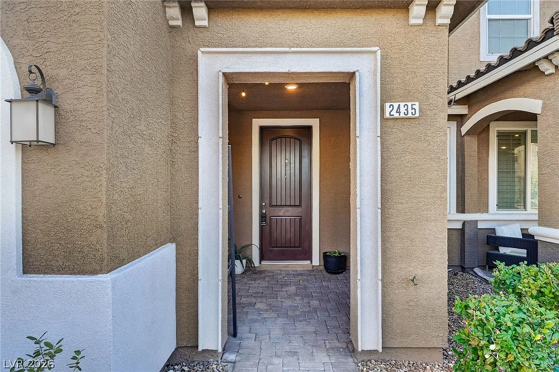 3 bed, 2.5 bath, 1842 sqft, $2,550 — Photo 4