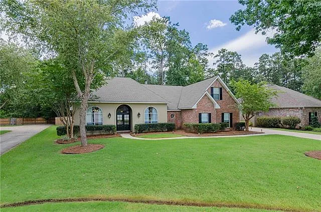 232 Delta Dr — Photo 3