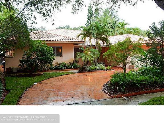 5th image of 7911 NW 167th Ter