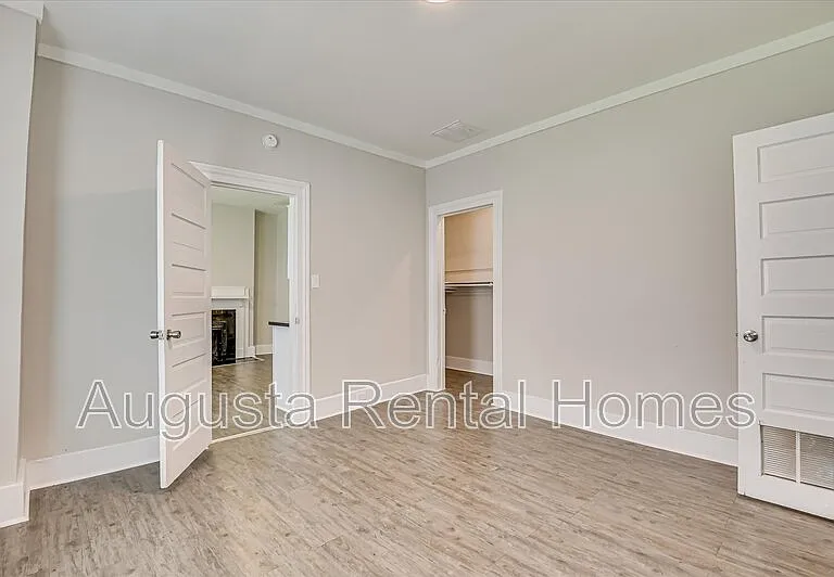106 Ellis St — Photo 17
